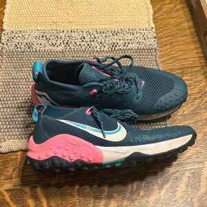 Nike Dark Teal and Pink Wild horse Trail Shoes